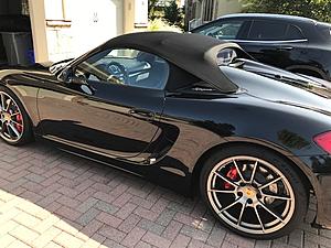 Hello-porschespyderdrivers.jpg